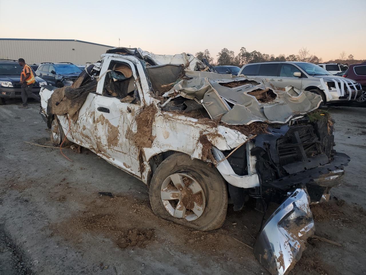 2018 RAM 1500 VIN 3C6RR6KT0JG157863 Copart auction photo, water/flood damage thumbnail 4
