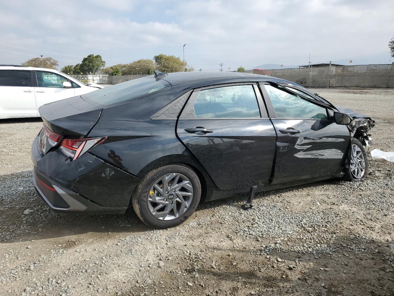 2024 Hyundai Elantra VIN KMHLM4DJ7RU108208 Copart auction photo, front end / all over damage thumbnail 3