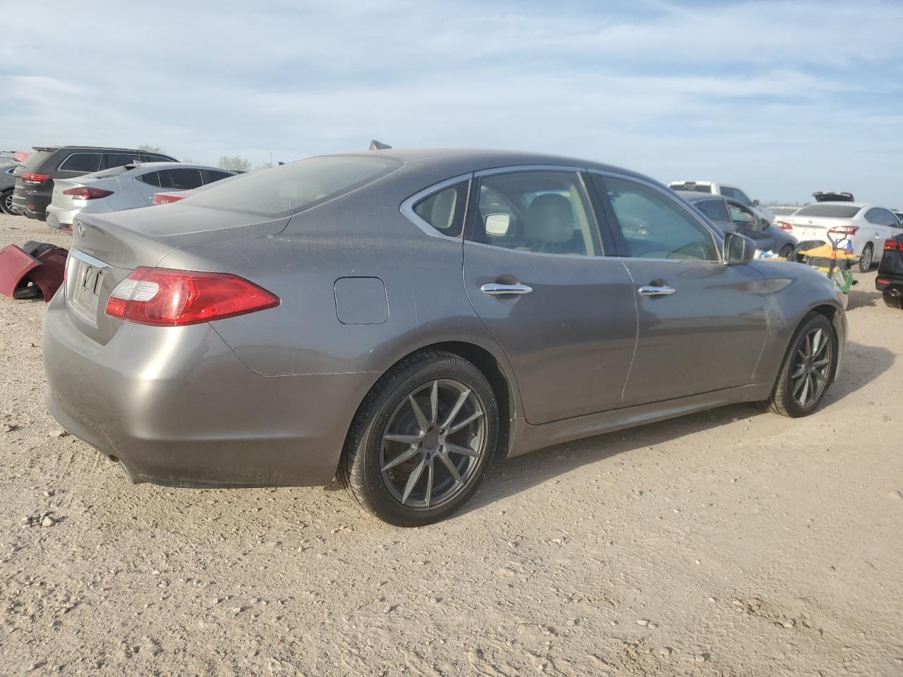 2011 Infiniti M VIN JN1BY1AP5BM322554 Copart auction photo, minor dent/scratches damage thumbnail 3