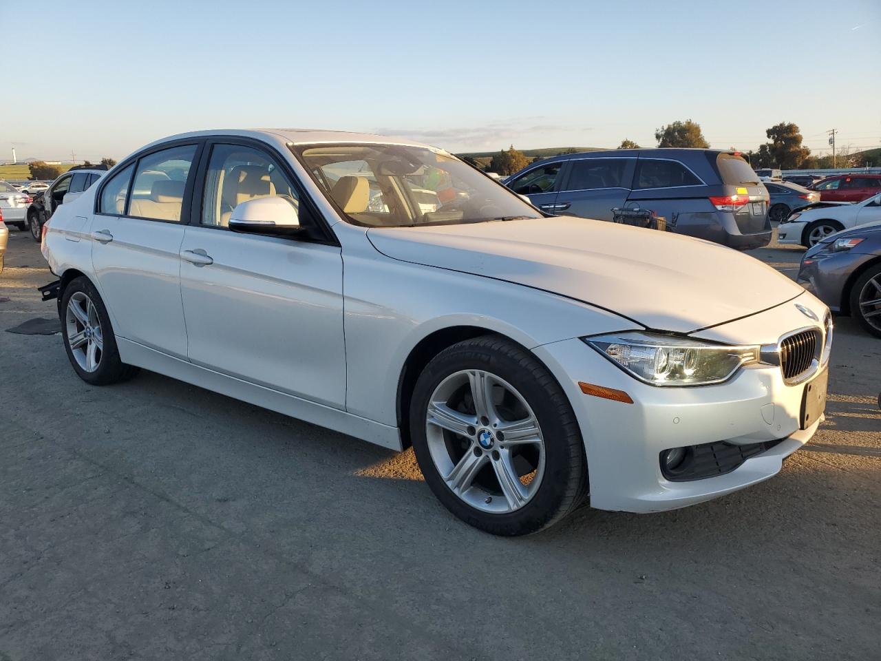 2015 BMW 3er VIN WBA3C3G57FNS74831 Copart auction photo, rear end damage thumbnail 4