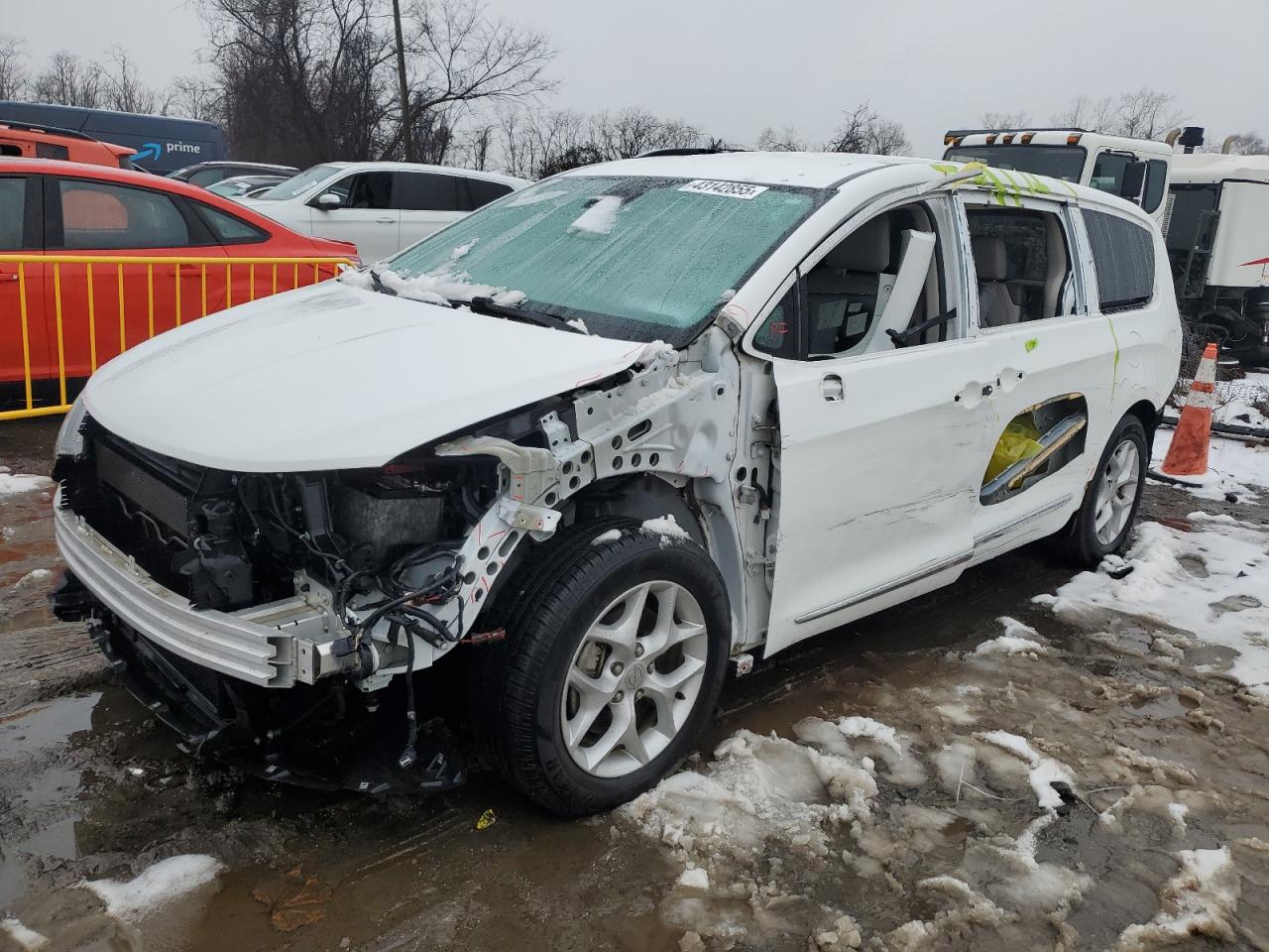2018 Chrysler Pacifica VIN 2C4RC1EG5JR197653