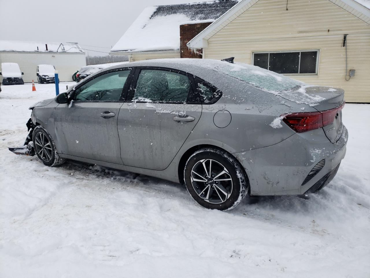 2022 KIA Forte VIN 3KPF24AD1NE458576 Copart auction photo, front end / side damage thumbnail 2