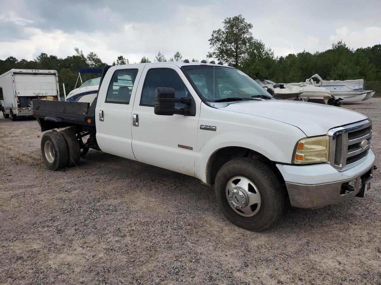 2000 Ford F350 VIN 1FTSW30L9YEA60361 Copart auction photo, rear end damage thumbnail 4