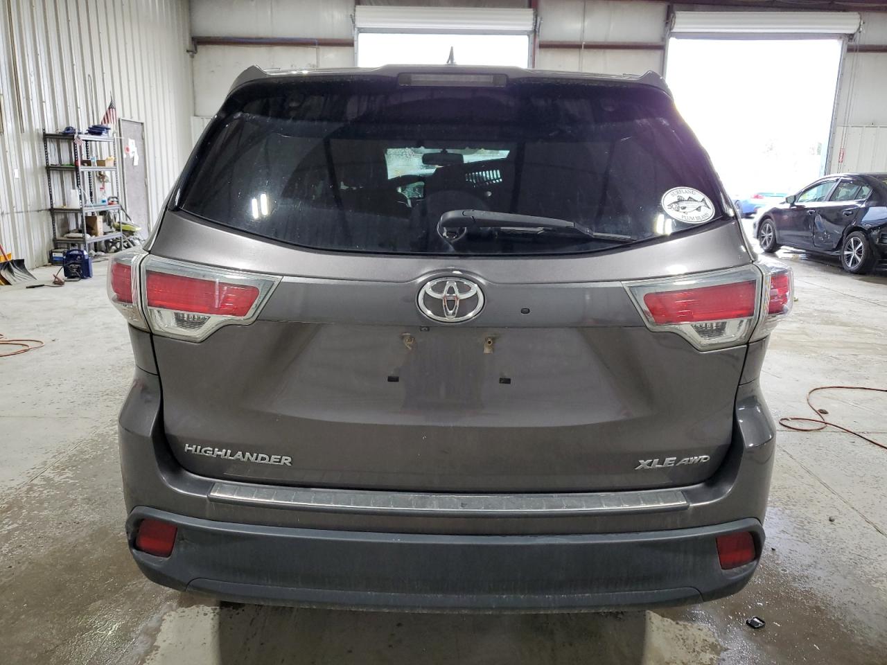 2015 Toyota Highlander VIN 5TDJKRFH6FS204601 Copart auction photo, front end damage thumbnail 6