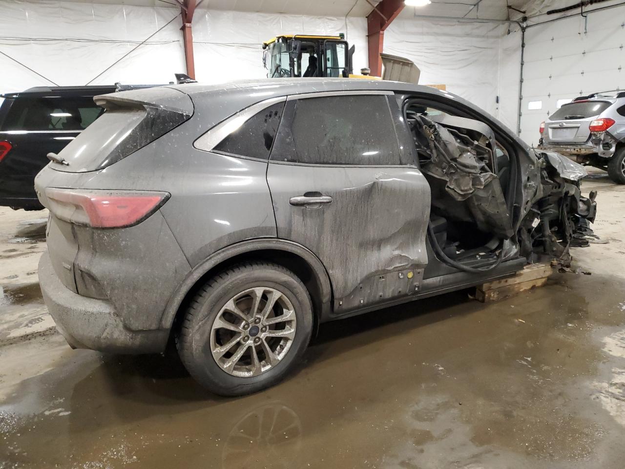2020 Ford Escape VIN 1FMCU9G64LUA64700 Copart auction photo, front end / side damage thumbnail 3