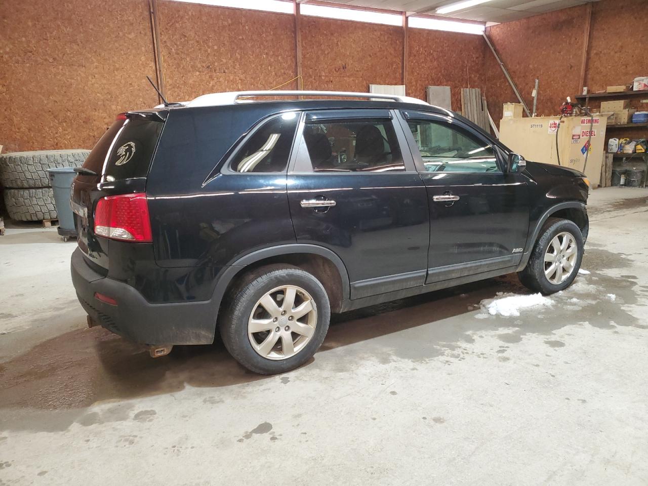 2013 KIA Sorento VIN 5XYKTDA24DG411490 Copart auction photo, front end damage thumbnail 3