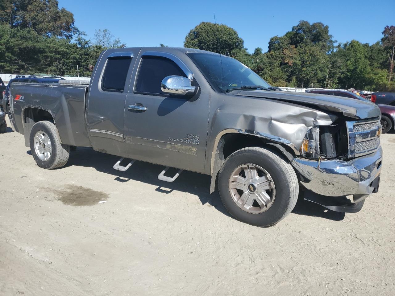 2012 Chevrolet Silverado VIN 1GCRKSE76CZ270224 Copart auction photo, front end / side damage thumbnail 4
