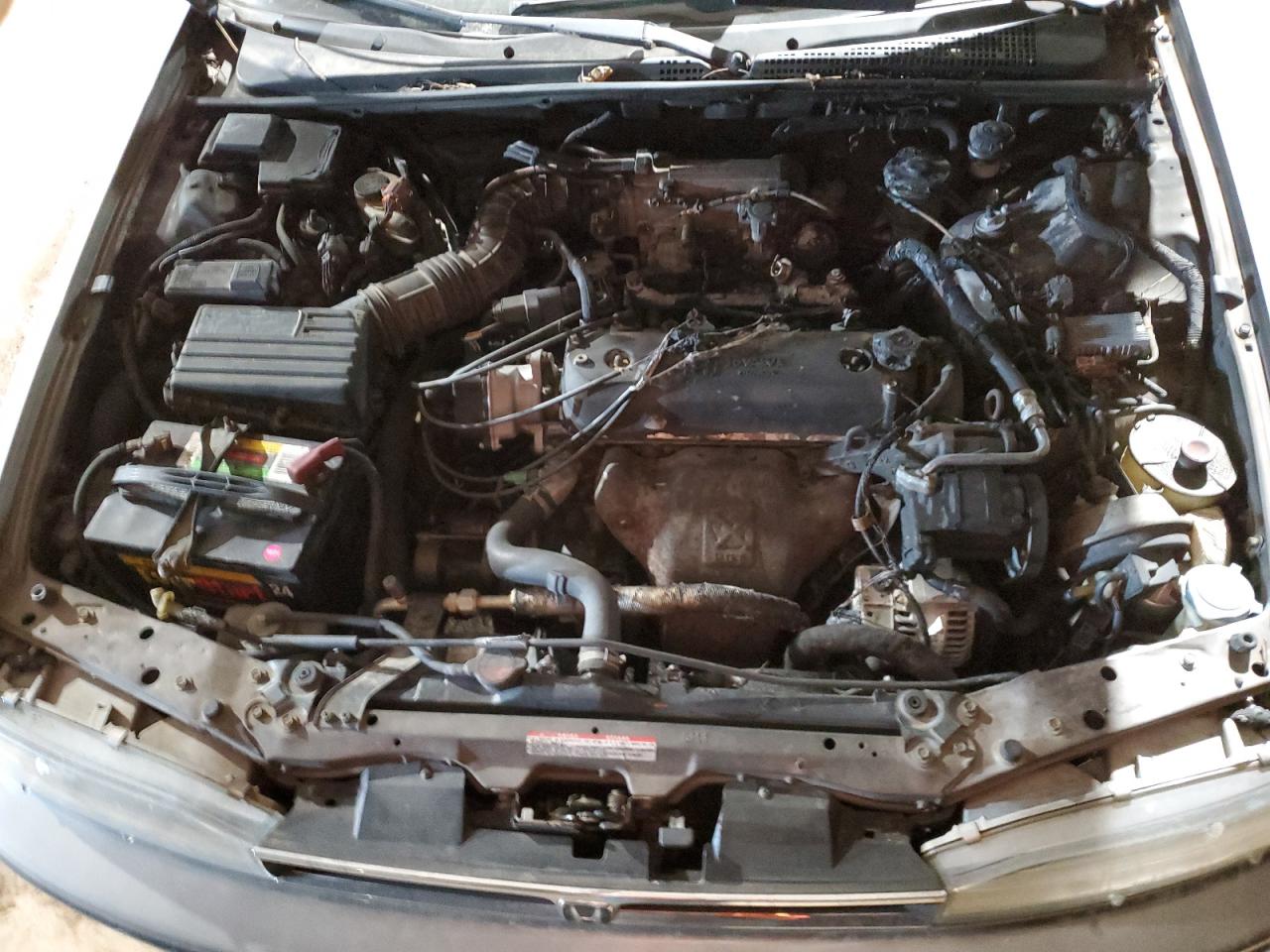 1992 Honda Accord VIN 1HGCB7179NA043279 Copart auction photo, burn - engine damage thumbnail 11