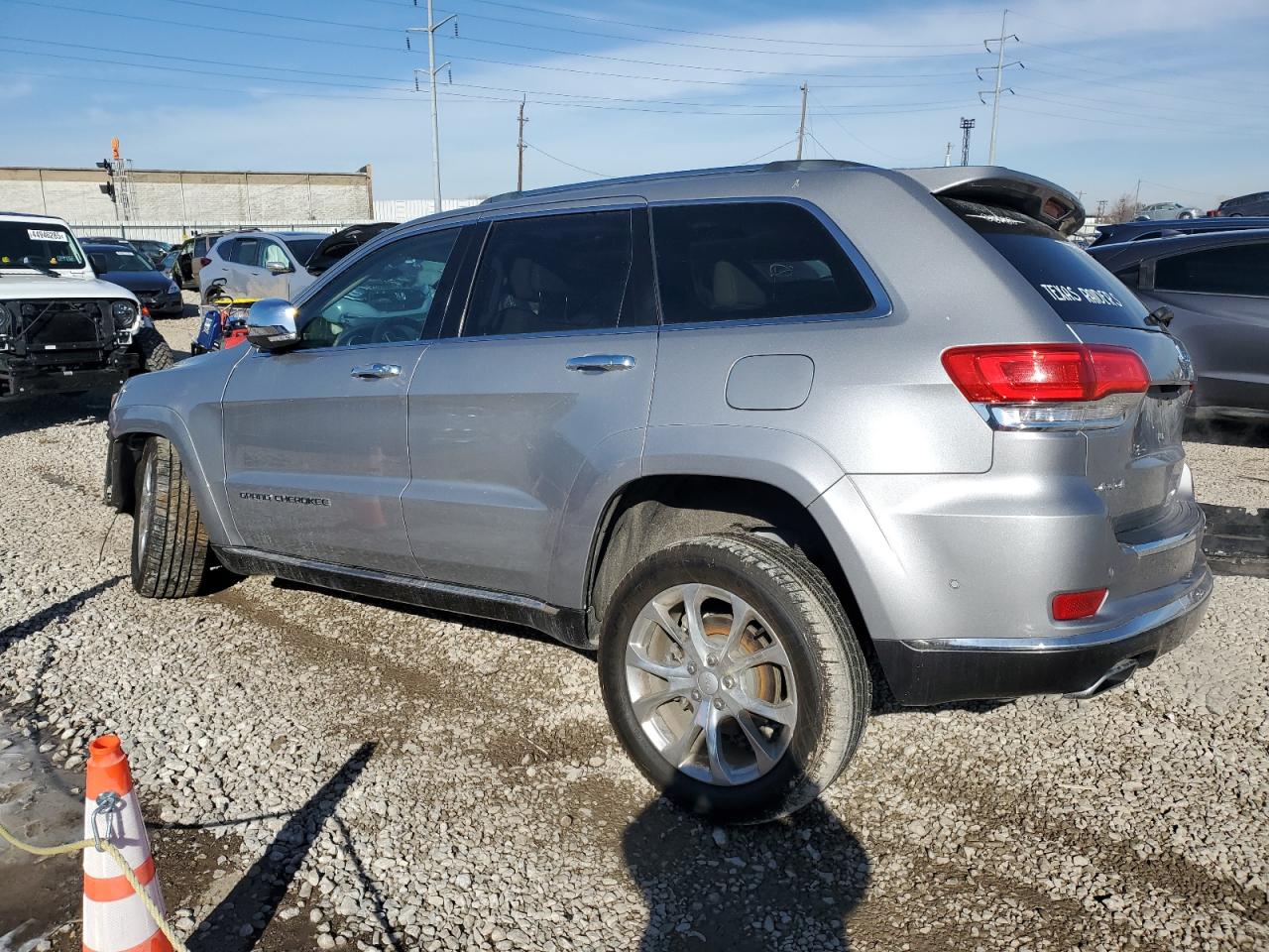 2020 Jeep Grand Cherokee VIN 1C4RJFJT9LC255247 Copart auction photo, front end / side damage thumbnail 2