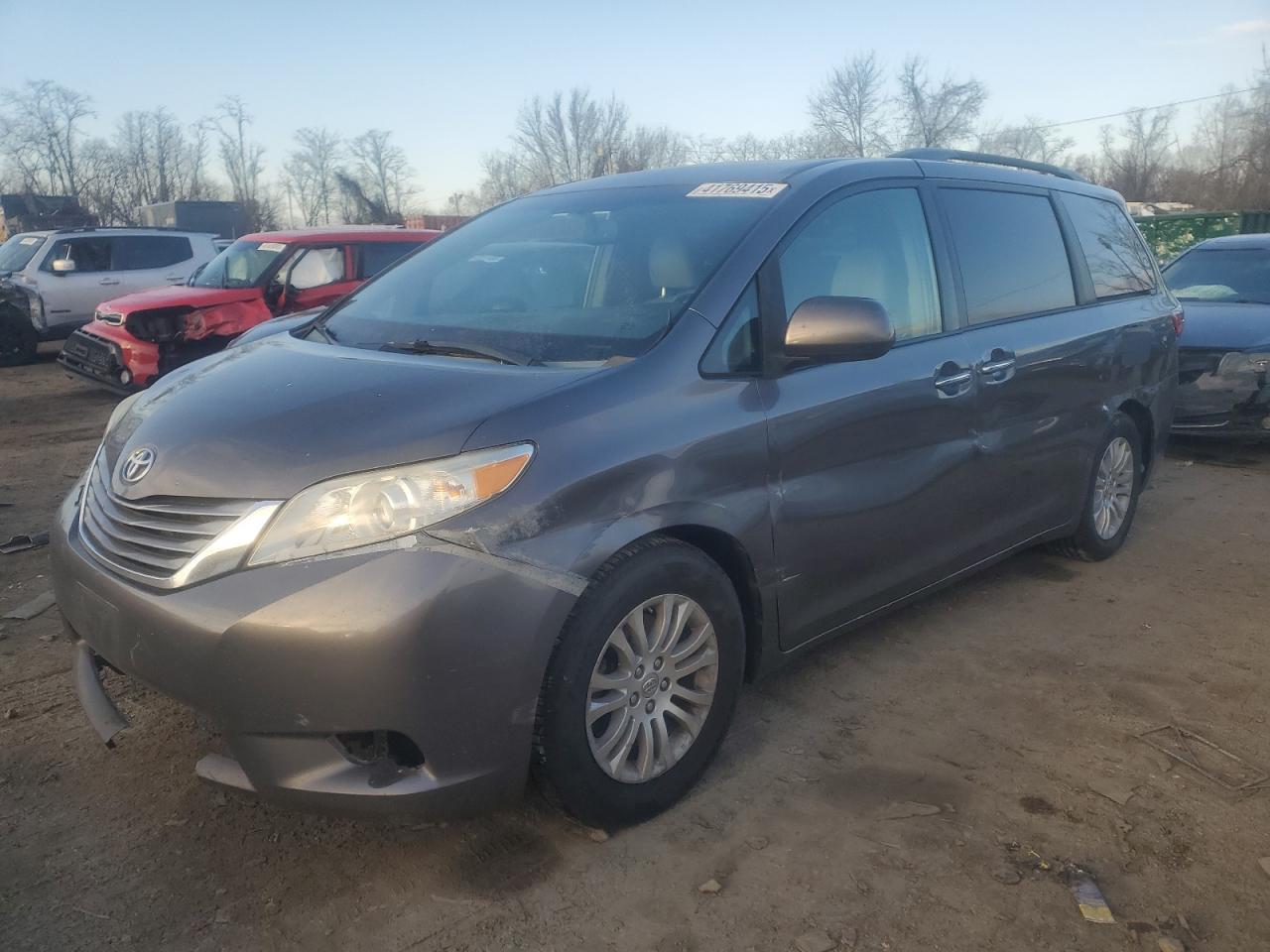 2015 Toyota Sienna VIN 5TDYK3DC2FS573393
