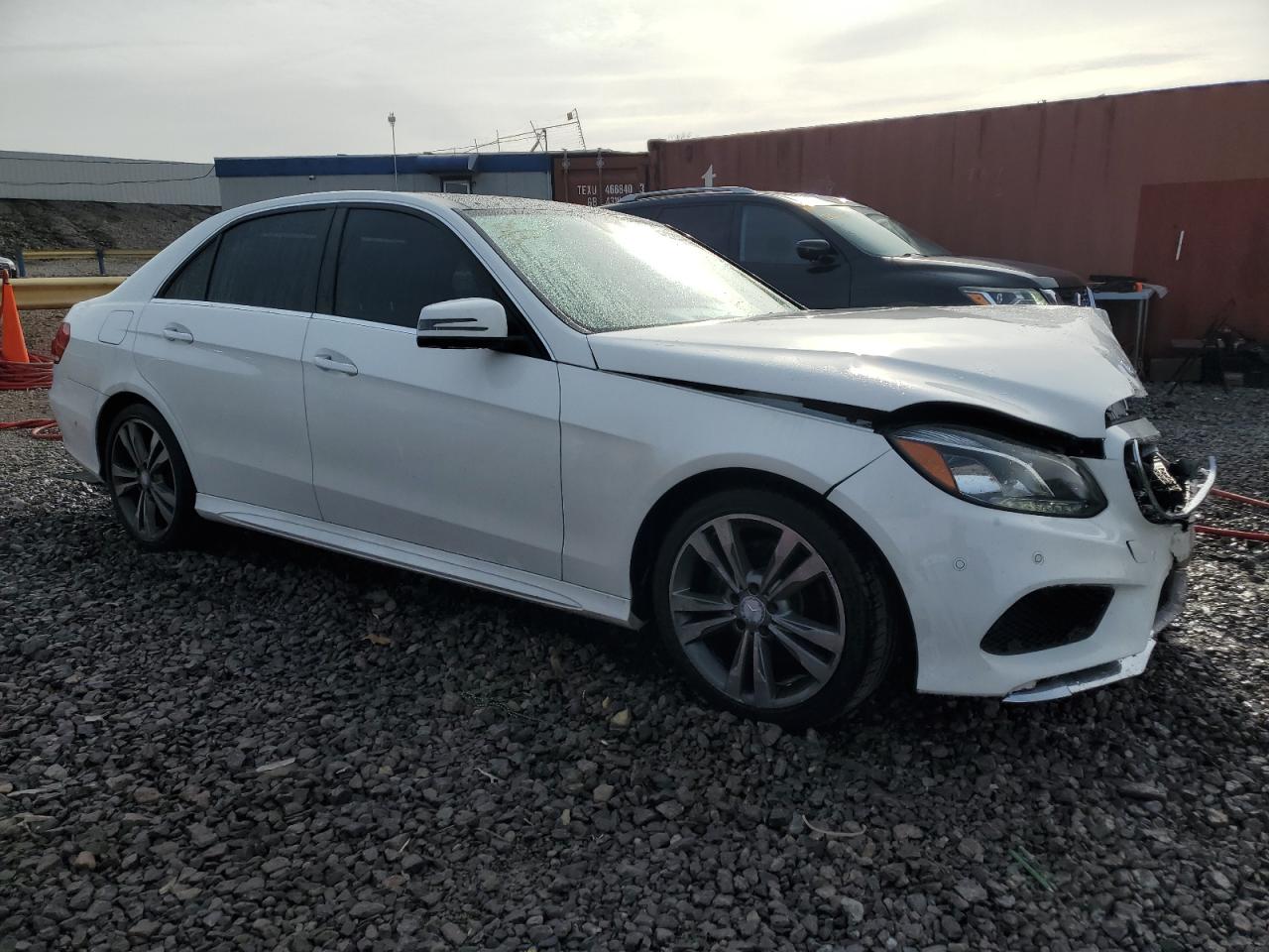 2016 Mercedes-Benz E-klasse VIN WDDHF5KB9GB264741 Copart auction photo, front end damage thumbnail 4