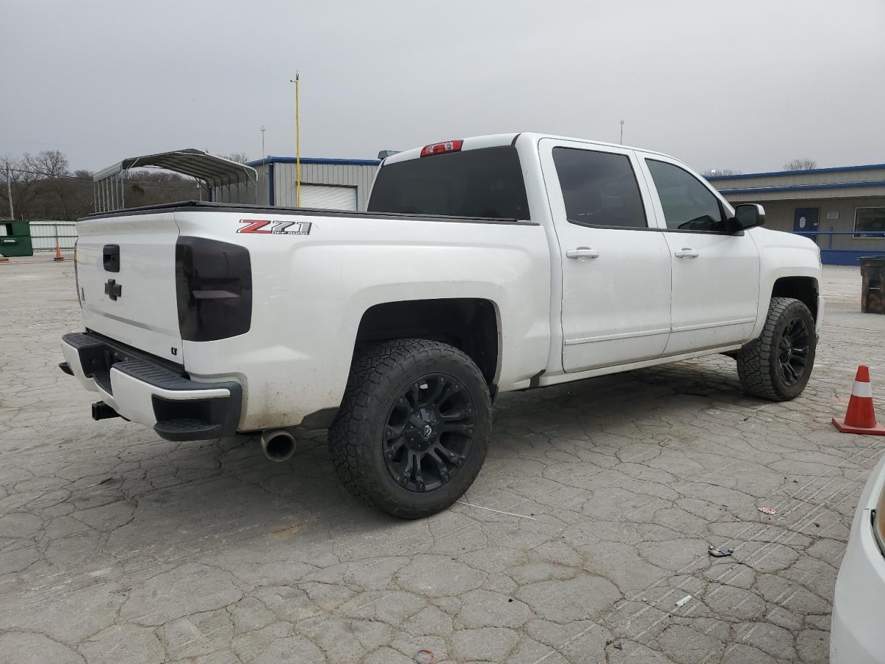 2018 Chevrolet Silverado VIN 3GCUKREC1JG378232 Copart auction photo, water/flood damage thumbnail 3