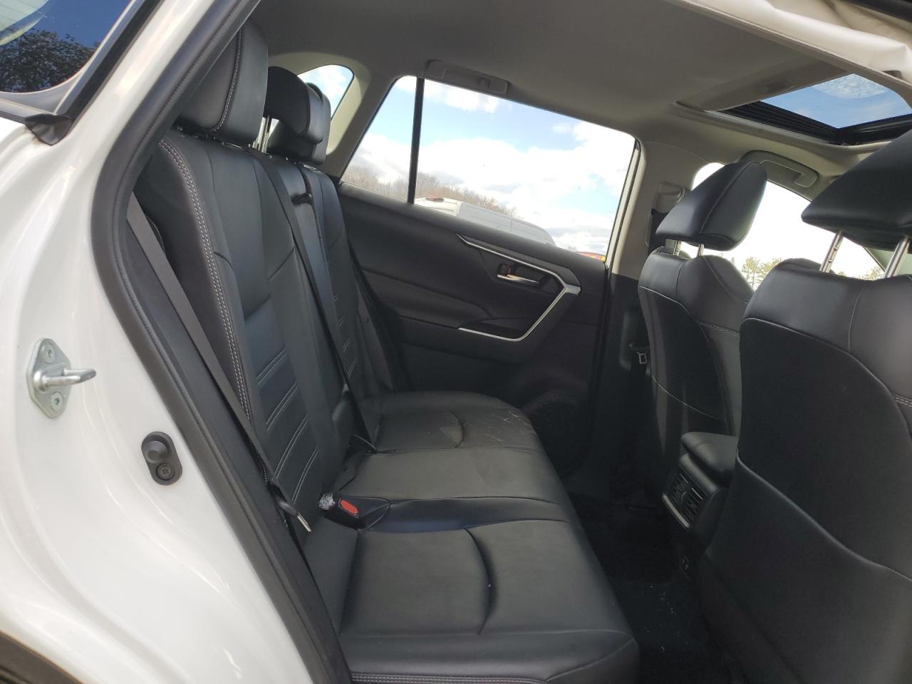2019 Toyota RAV 4 VIN JTMA1RFV8KD045157 Copart auction photo, front end damage thumbnail 11
