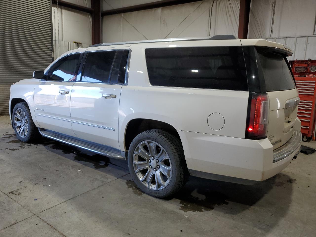 2015 GMC Yukon VIN 1GKS2JKJ4FR569277 Copart auction photo, front end / side damage thumbnail 2