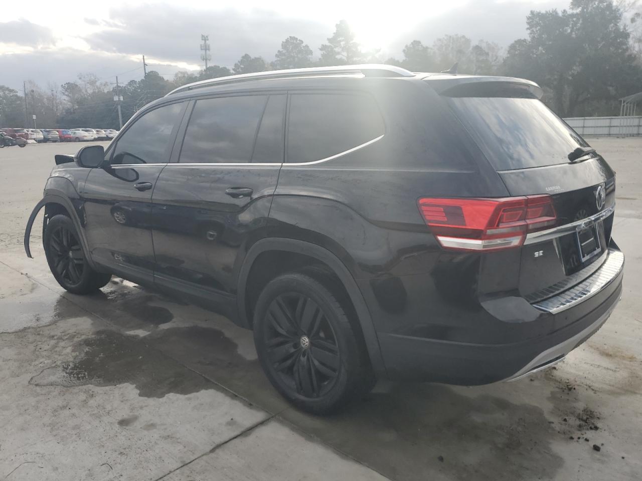 2019 Volkswagen Atlas VIN 1V2WP2CA2KC585833 Copart auction photo, front end damage thumbnail 2