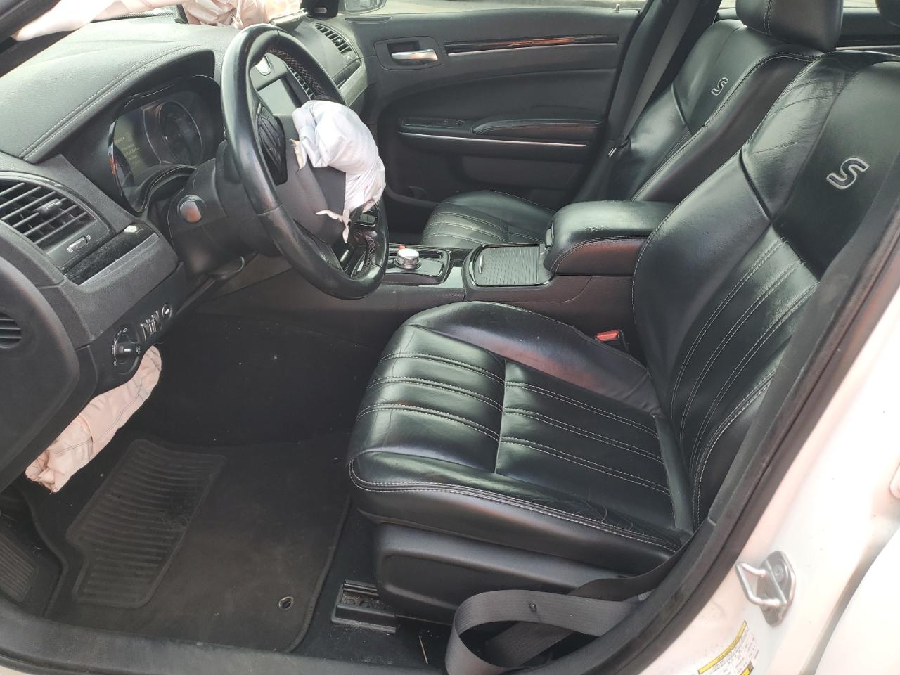 2019 Chrysler 300 VIN 2C3CCABG7KH538833 Copart auction photo, front end / side damage thumbnail 7