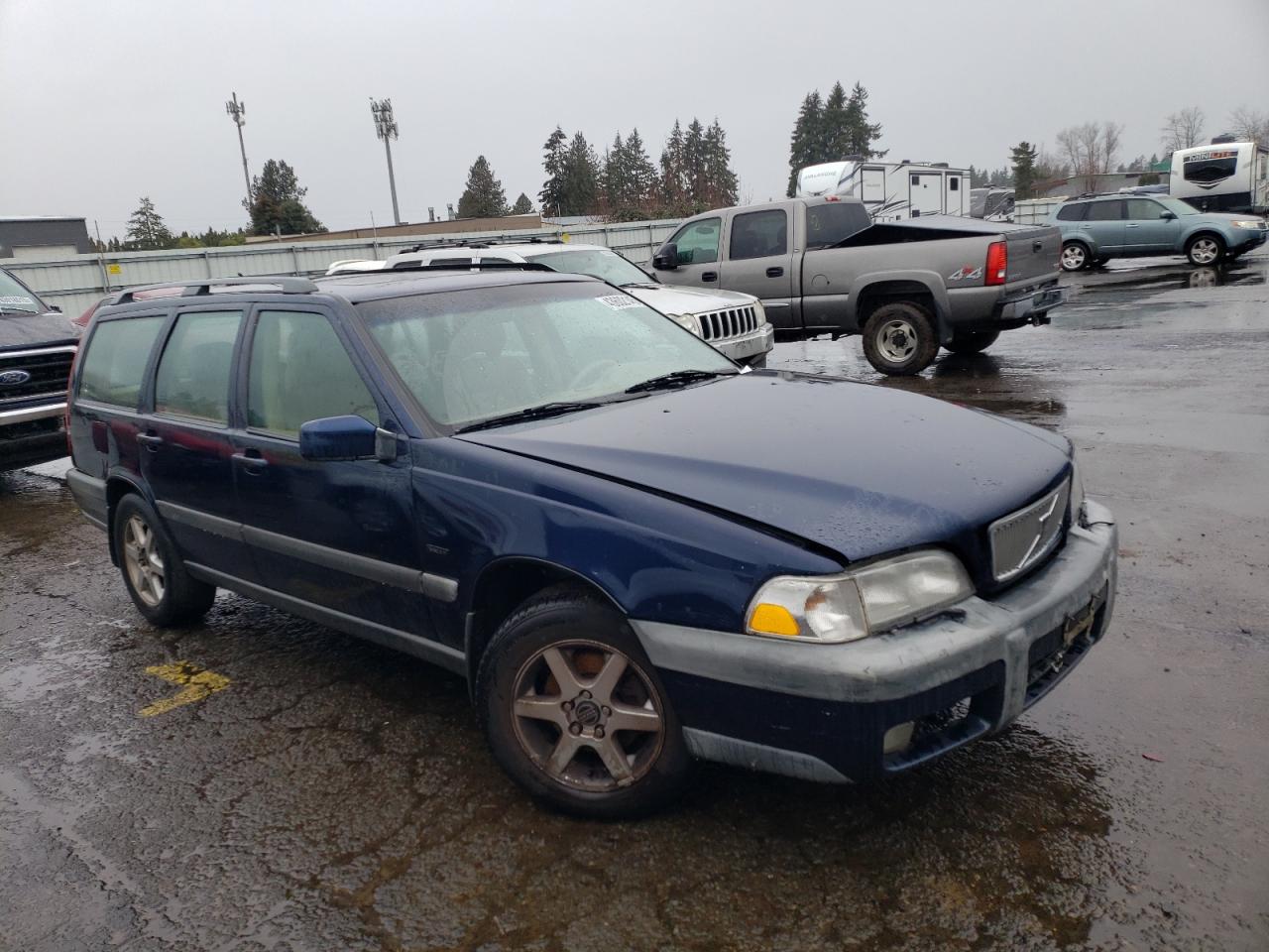 1998 Volvo V70 VIN YV1LZ564XW2455598 Copart auction photo, front end damage thumbnail 4