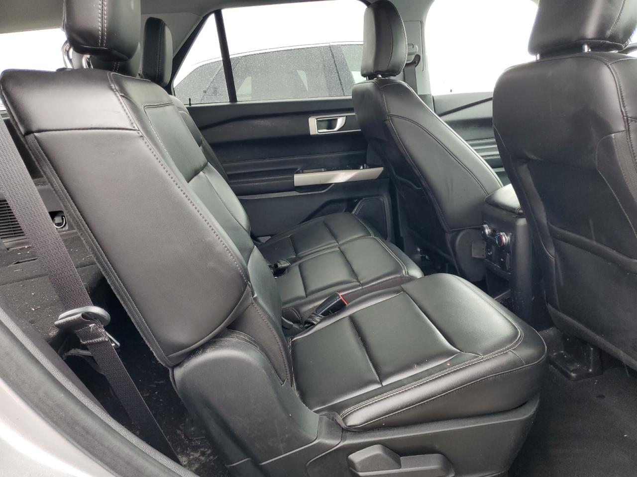 2022 Ford Explorer VIN 1FMSK7DH2NGA32907 Copart auction photo, water/flood damage thumbnail 11