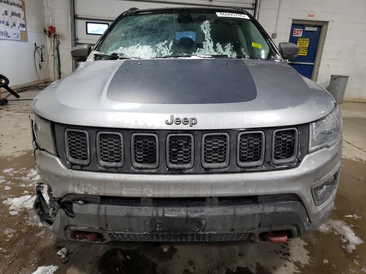 2019 Jeep Compass VIN 3C4NJDDB1KT688277 Copart auction photo, front end / undercarriage damage thumbnail 5