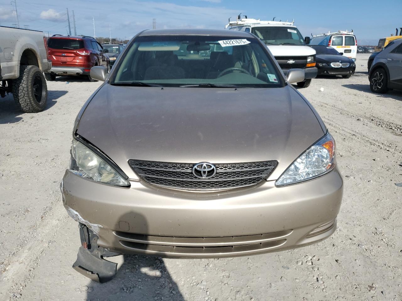 2004 Toyota Camry VIN JTDBE32K940259862 Copart auction photo, front end damage thumbnail 5