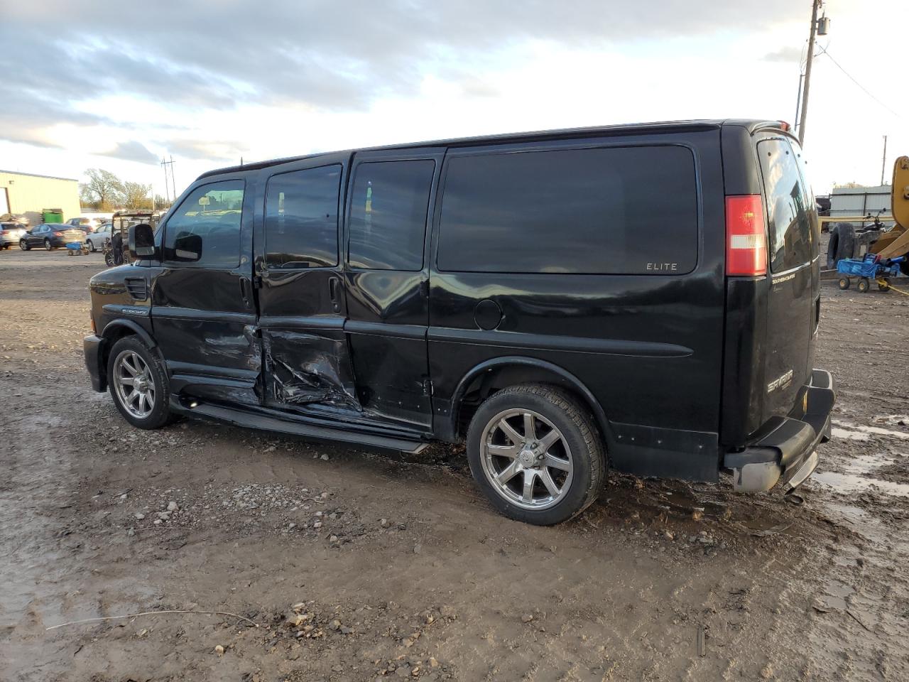 2012 GMC Savana VIN 1GDS8DC49C1150688 Copart auction photo, side / minor dent/scratches damage thumbnail 2