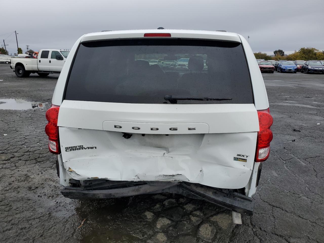 2019 Dodge Caravan VIN 2C4RDGCG8KR614526 Copart auction photo, rear end / side damage thumbnail 6