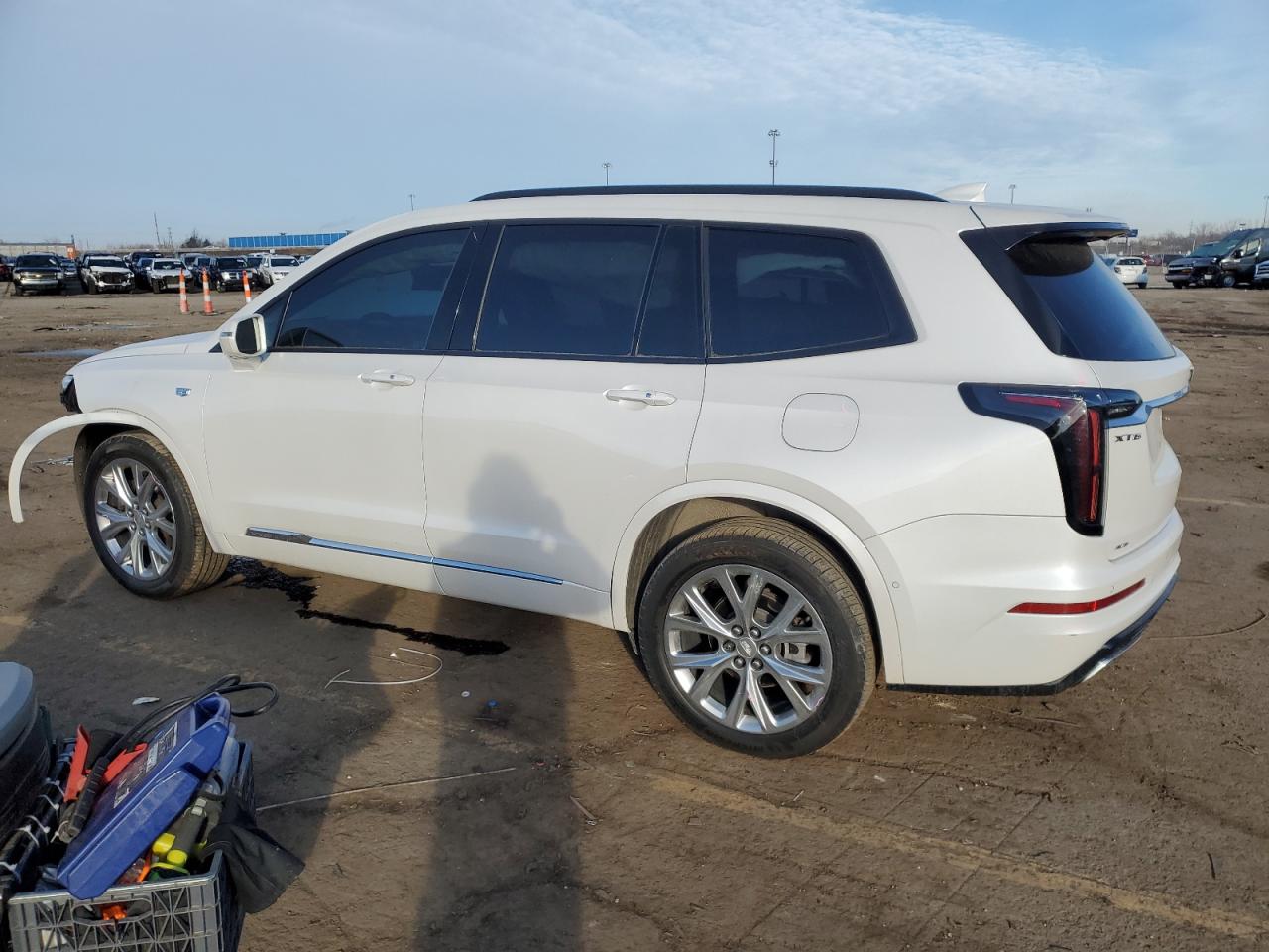 2020 Cadillac XT6 VIN 1GYKPHRS8LZ155803 Copart auction photo, front end damage thumbnail 2