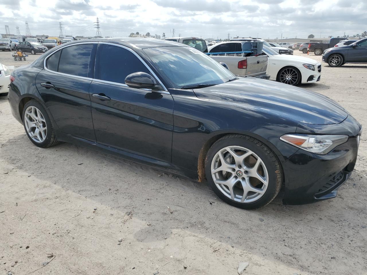 2019 Alfa Romeo Giulia VIN ZARFAMBN1K7602025 Copart auction photo, normal wear / minor dent/scratches damage thumbnail 4