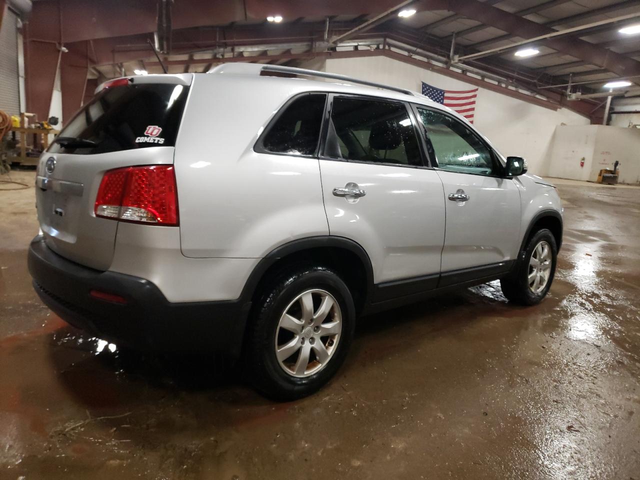 2011 KIA Sorento VIN 5XYKT4A10BG179412 Copart auction photo, front end / side damage thumbnail 3
