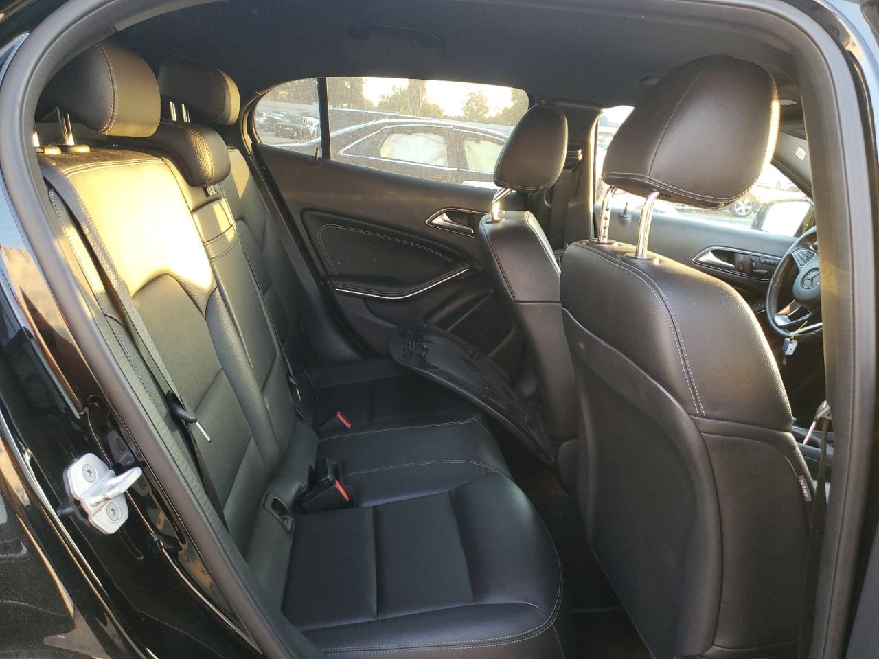 2017 Mercedes-Benz GLA-klasse VIN WDCTG4GB1HJ310553 Copart auction photo, minor dent/scratches damage thumbnail 11