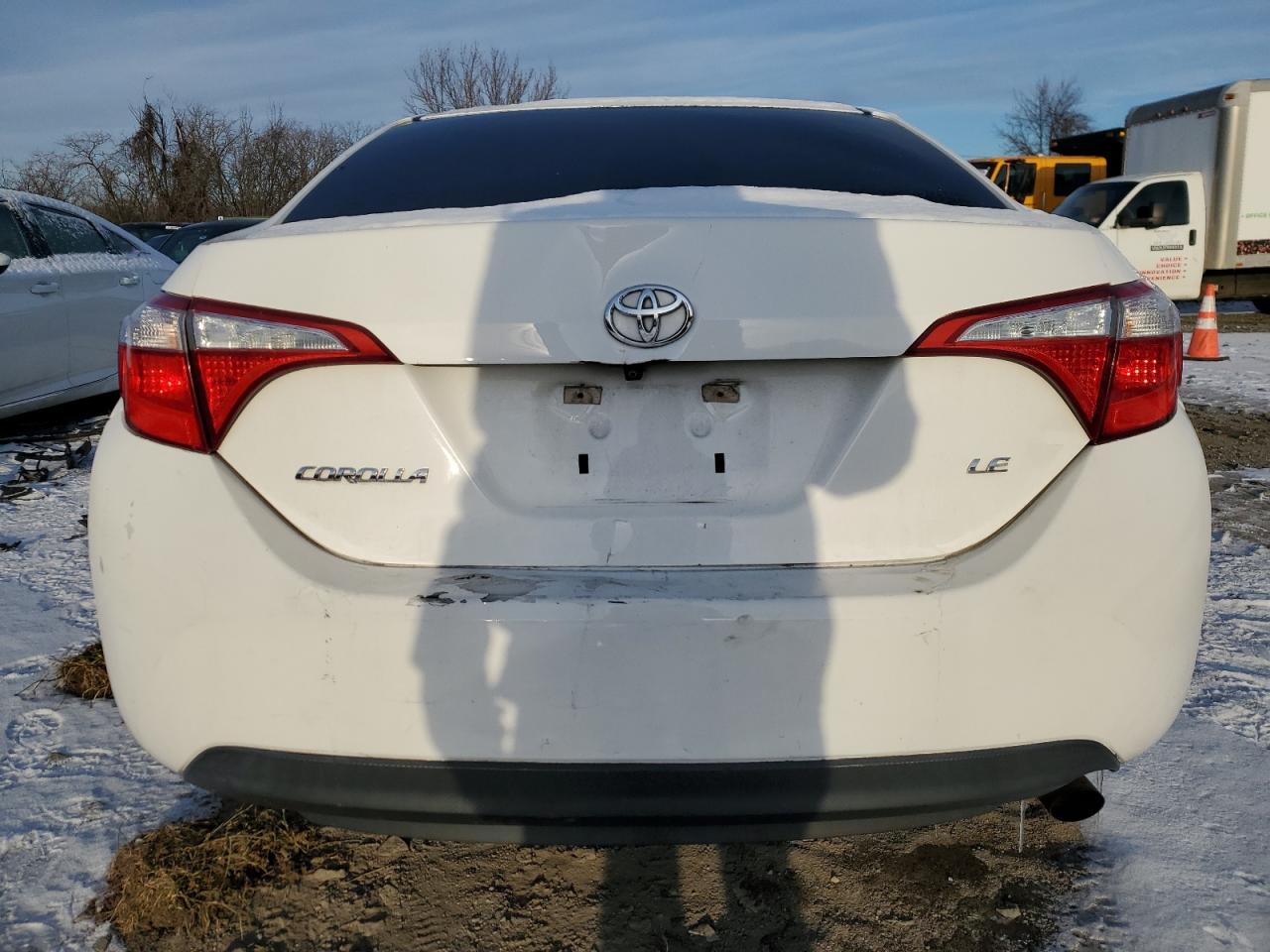 2016 Toyota Corolla VIN 5YFBURHE7GP458572 Copart auction photo, front end / side damage thumbnail 6