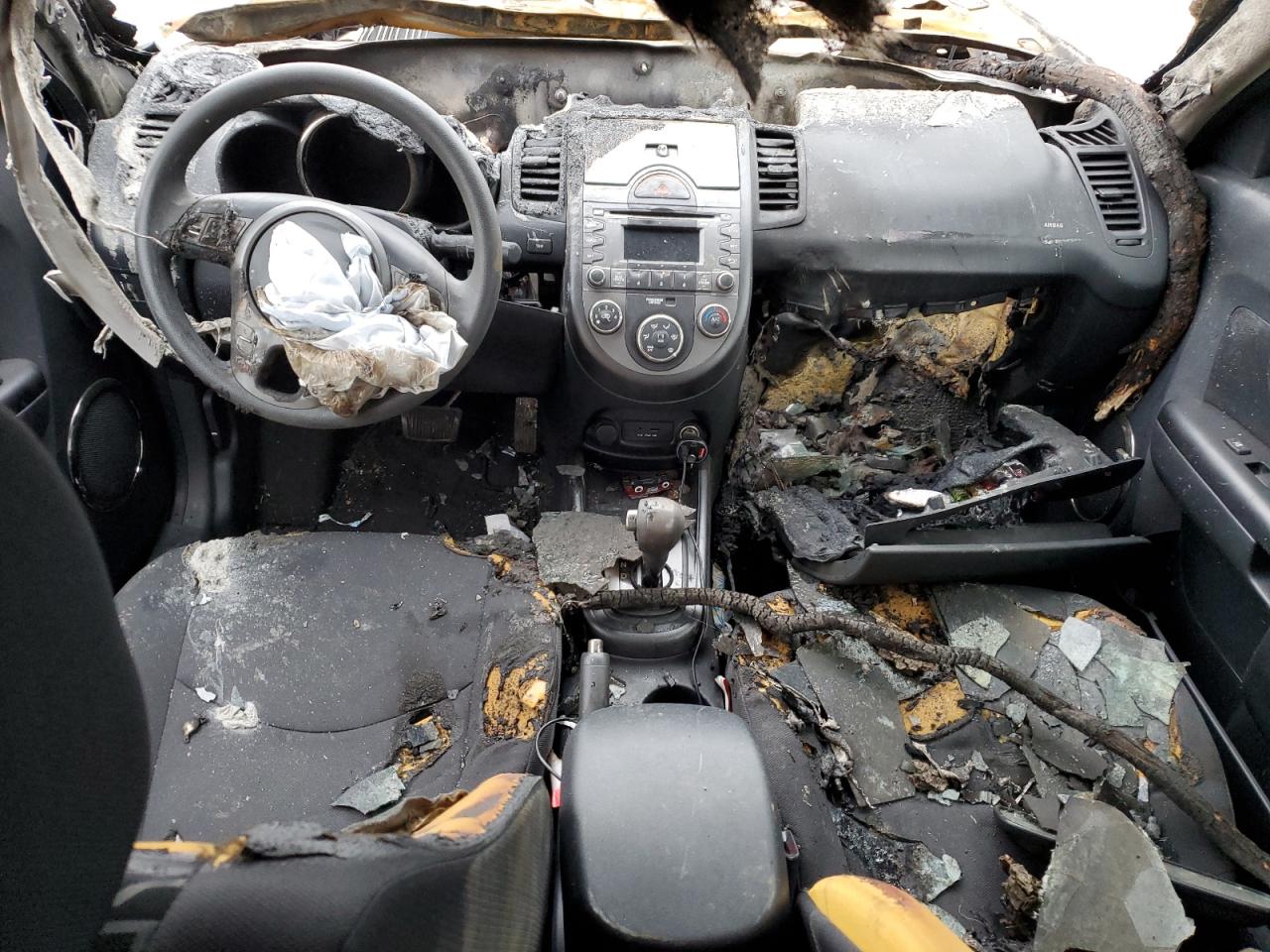 2010 KIA Soul VIN KNDJT2A24A7146353 Copart auction photo, burn - engine / burn damage thumbnail 8