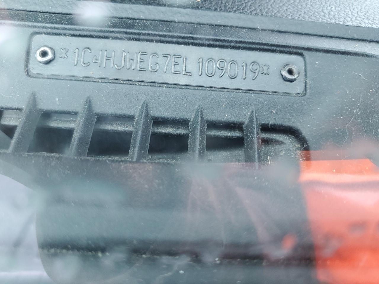 2014 Jeep Wrangler VIN 1C4HJWEG7EL109019 Copart auction photo, side / rear end damage thumbnail 12