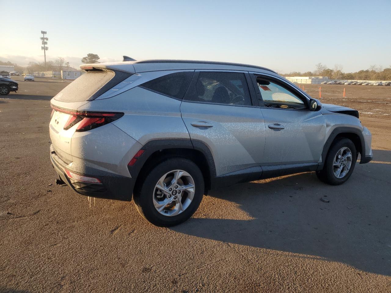 2024 Hyundai Tucson VIN 5NMJBCDE4RH315211 Copart auction photo, front end / minor dent/scratches damage thumbnail 3