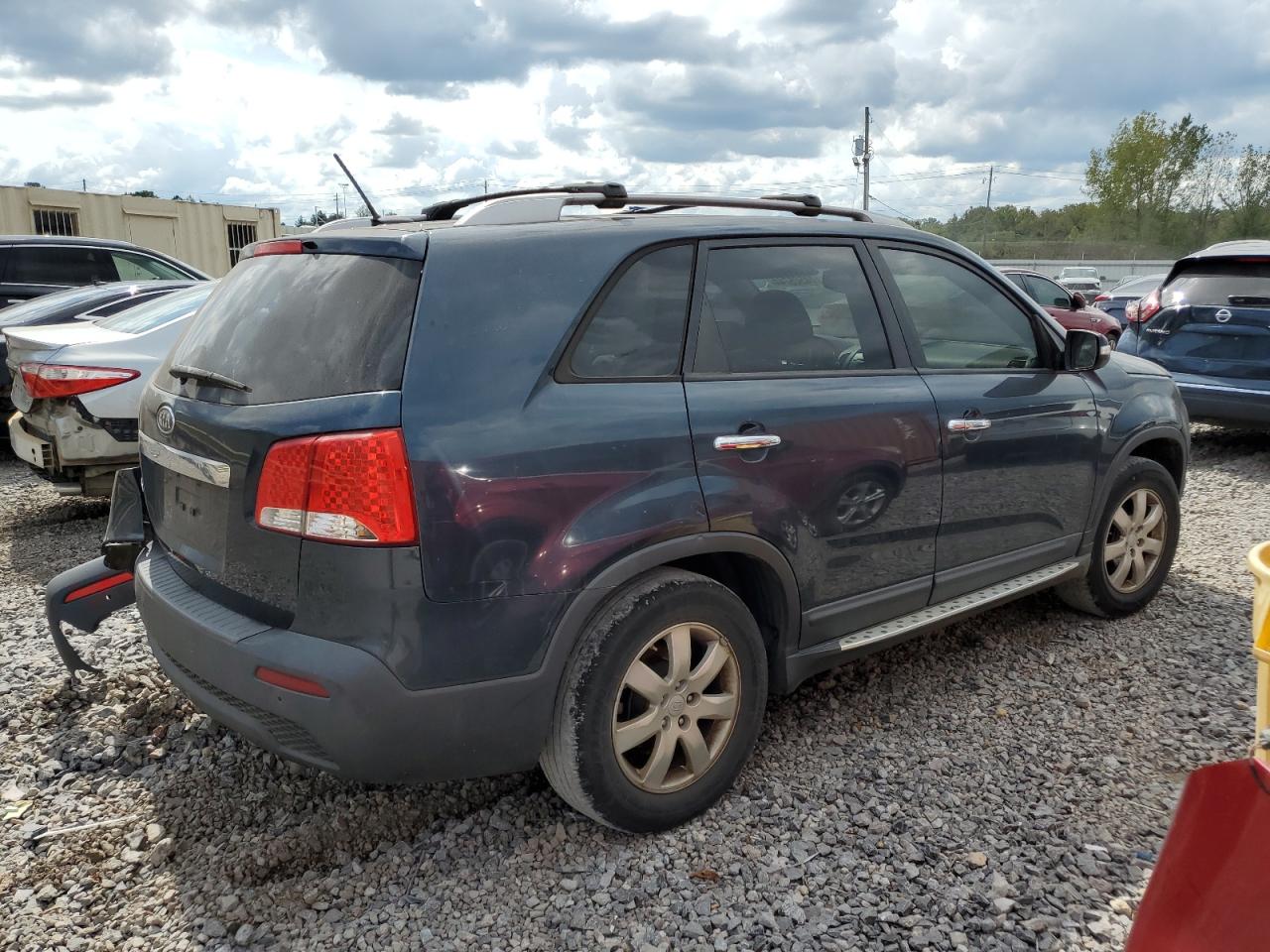 2011 KIA Sorento VIN 5XYKT3A18BG162092 Copart auction photo, rear end / side damage thumbnail 3