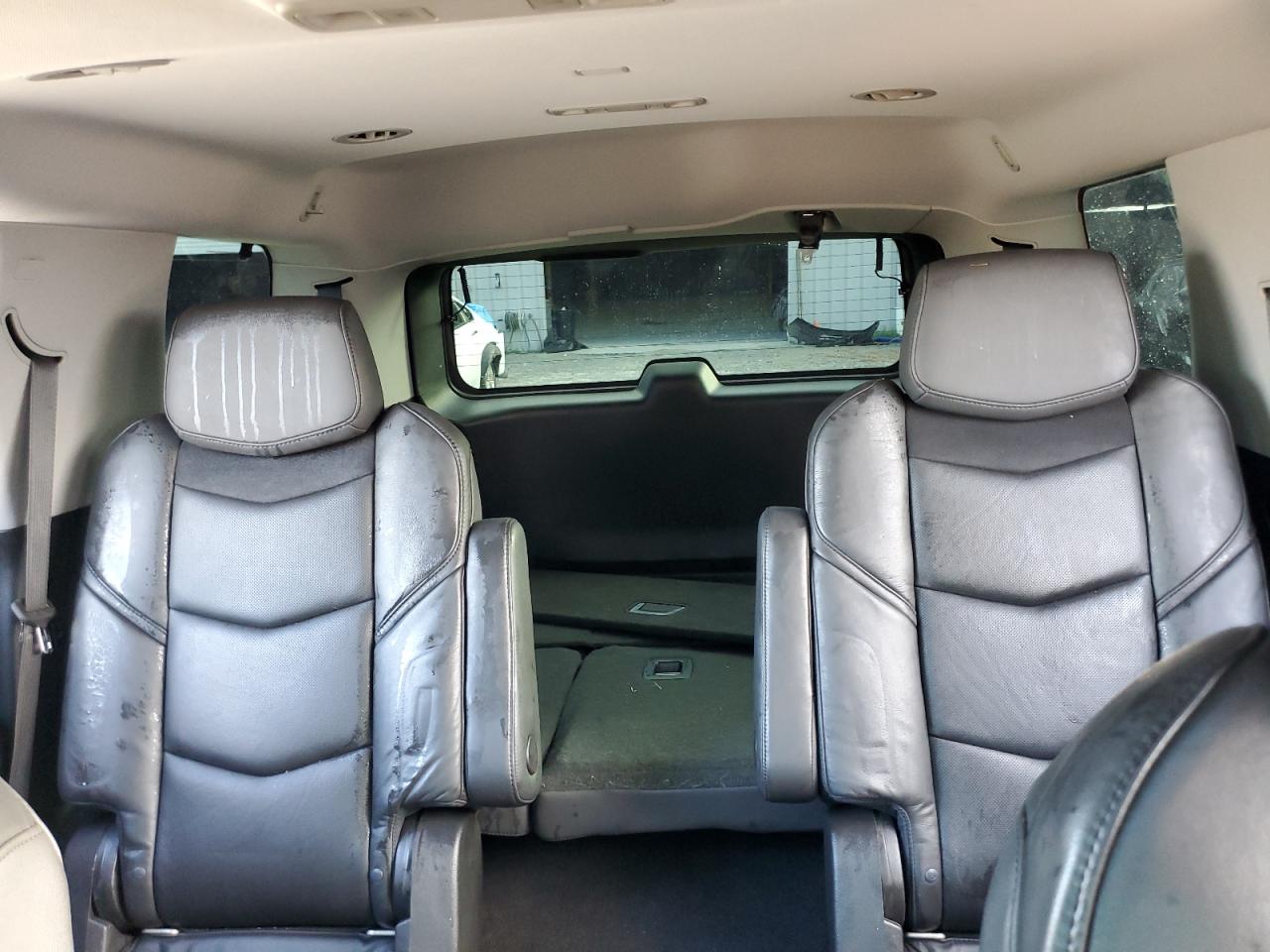 2019 Cadillac Escalade VIN 1GYS3BKJ3KR135502 Copart auction photo, minor dent/scratches damage thumbnail 10