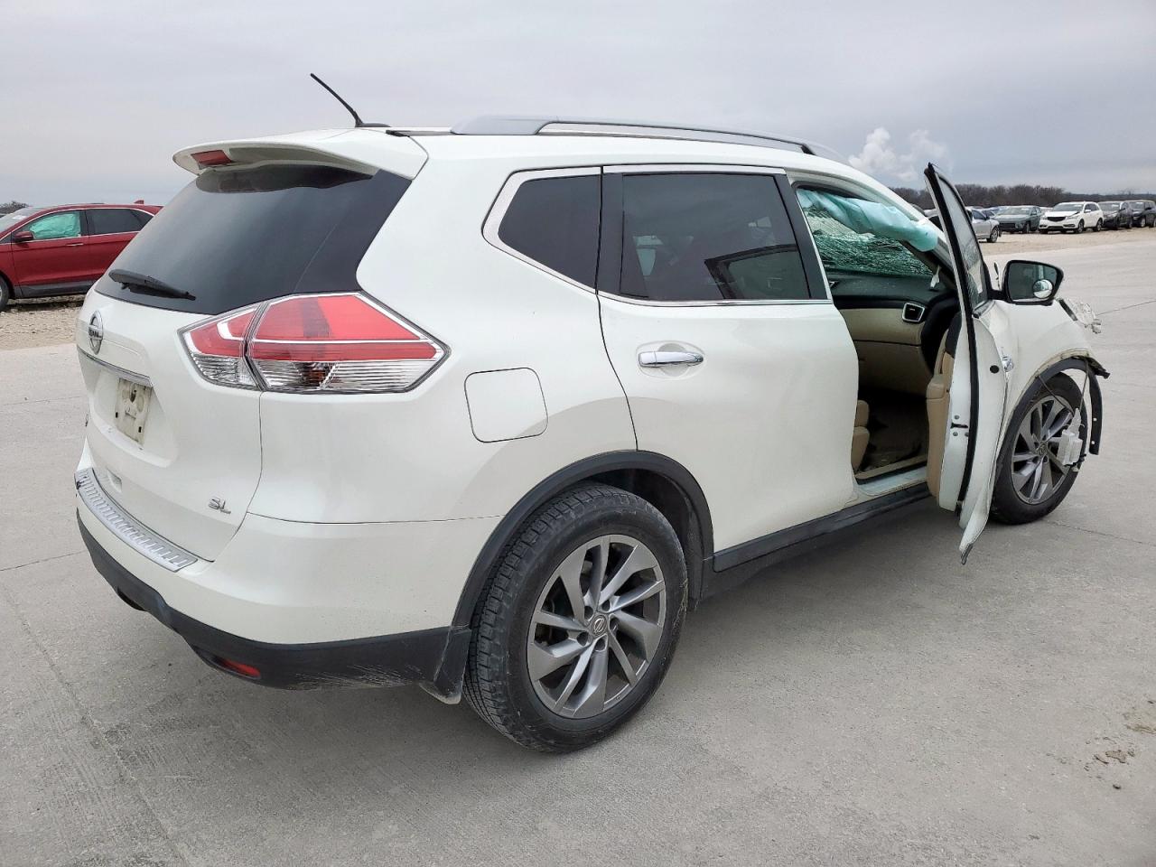 2015 Nissan Rogue VIN 5N1AT2MT1FC880656 Copart auction photo, biohazard/chemical / front end damage thumbnail 3