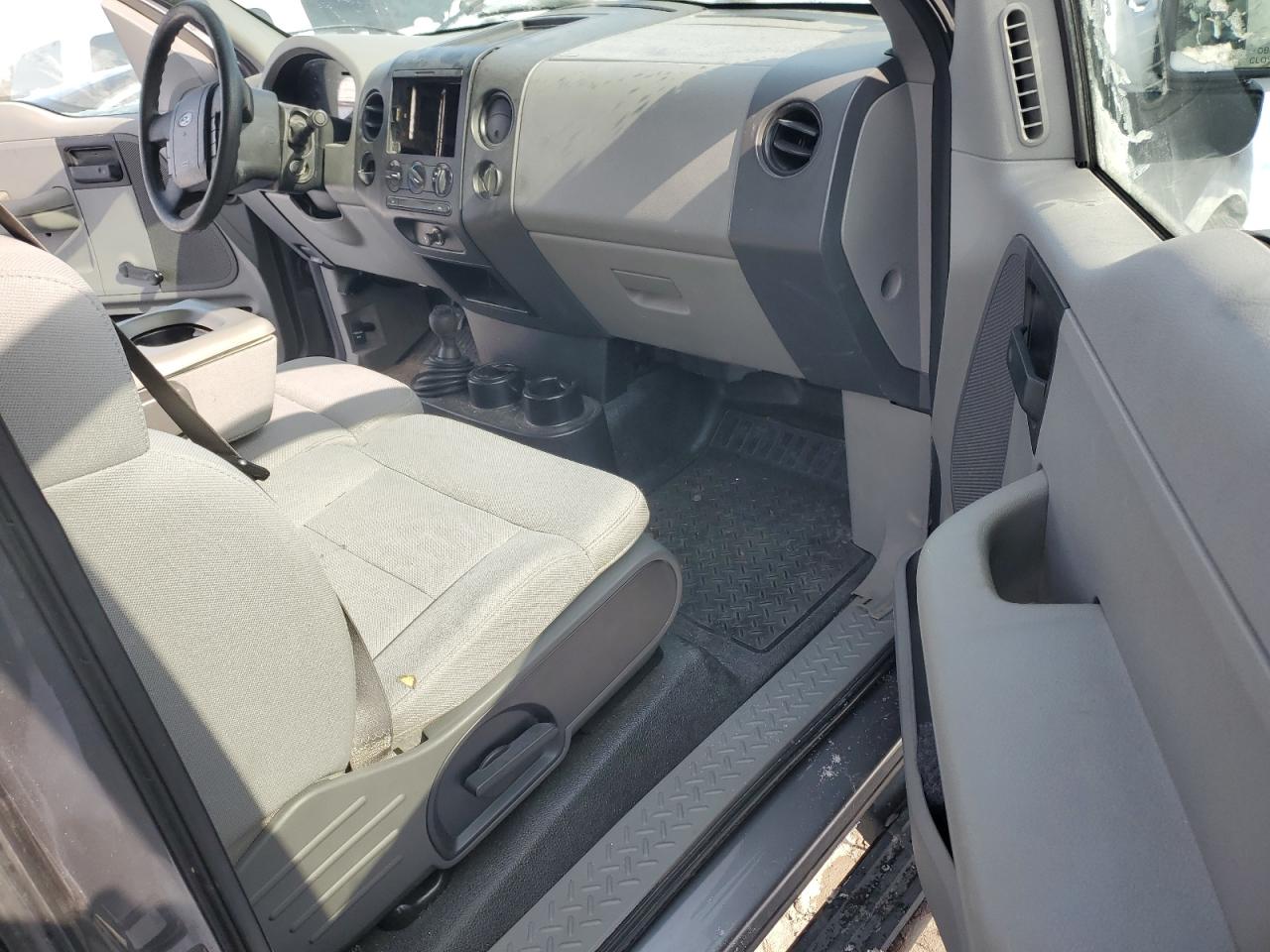 2005 Ford F-150 VIN 1FTRX14W45FB61544 Copart auction photo, front end damage thumbnail 8