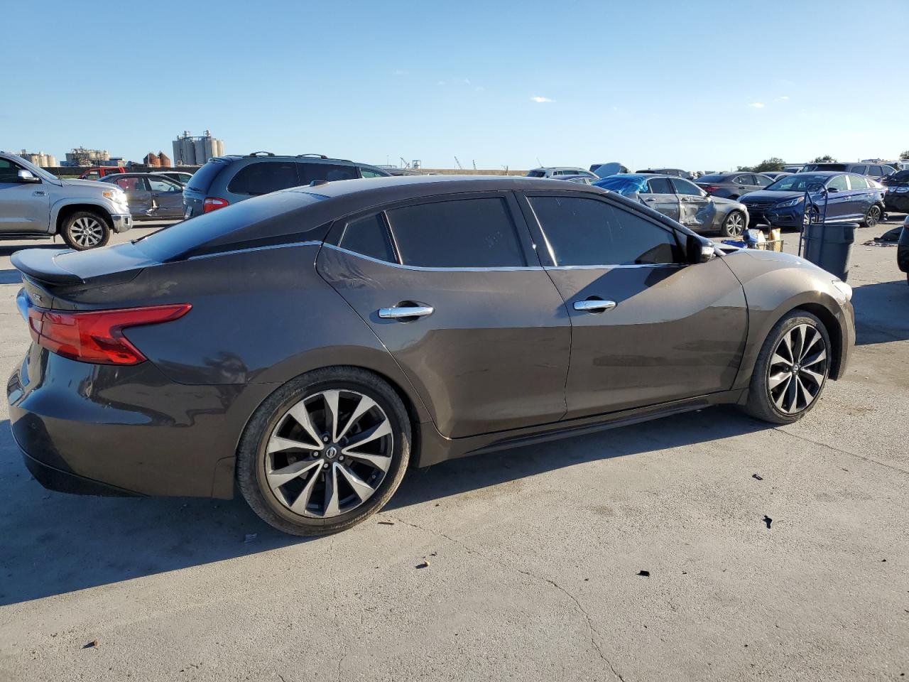 2016 Nissan Maxima VIN 1N4AA6AP5GC390110 Copart auction photo, vandalism / front end damage thumbnail 3