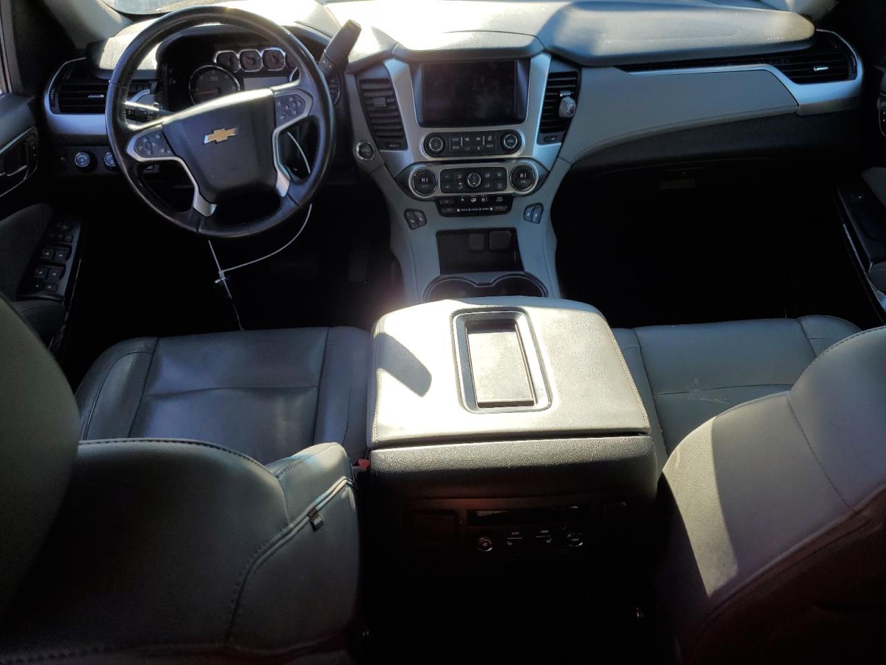 2018 Chevrolet Suburban VIN 1GNSKHKCXJR208691 Copart auction photo, front end / minor dent/scratches damage thumbnail 8
