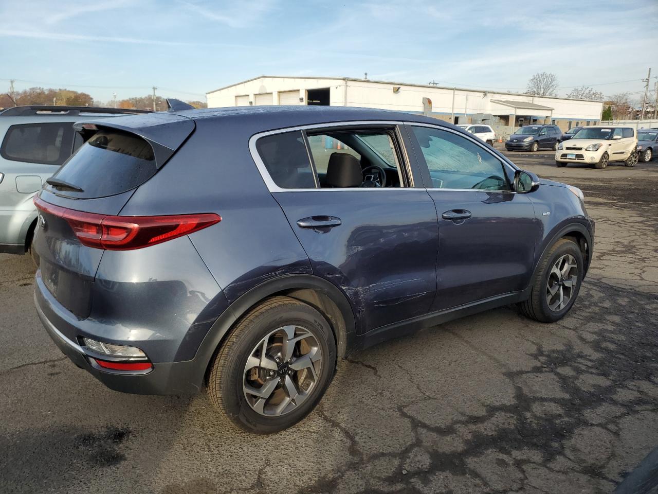 2020 KIA Sportage VIN KNDPMCAC3L7731840 Copart auction photo, vandalism / minor dent/scratches damage thumbnail 3