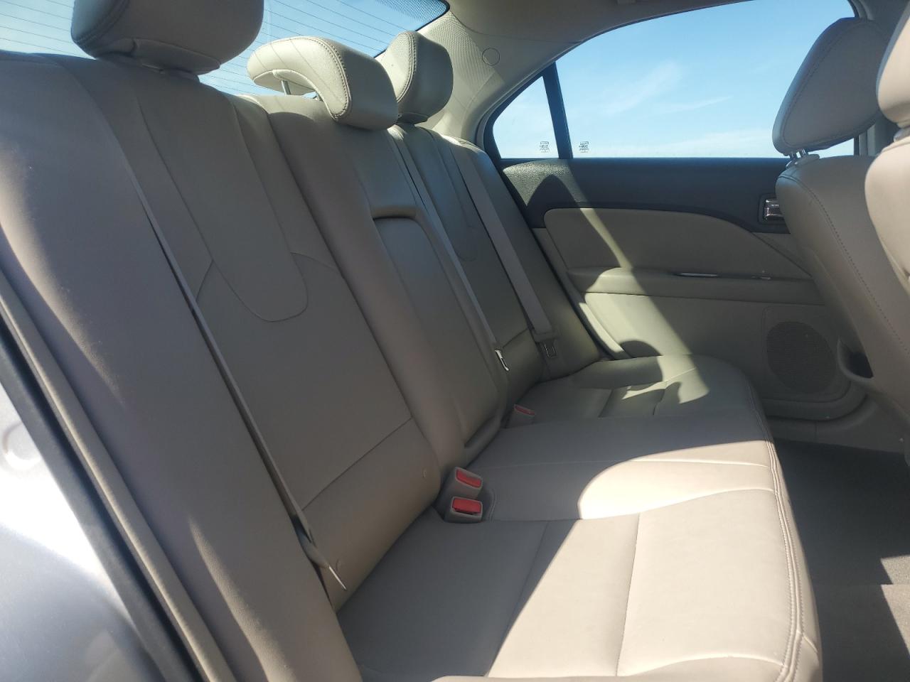 2011 Ford Fusion VIN 3FAHP0JA9BR266020 Copart auction photo, front end / minor dent/scratches damage thumbnail 10
