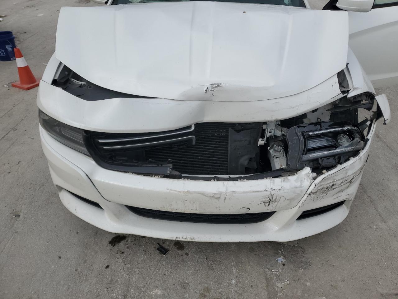 2016 Dodge Charger VIN 2C3CDXBG3GH180329 Copart auction photo, front end / minor dent/scratches damage thumbnail 13