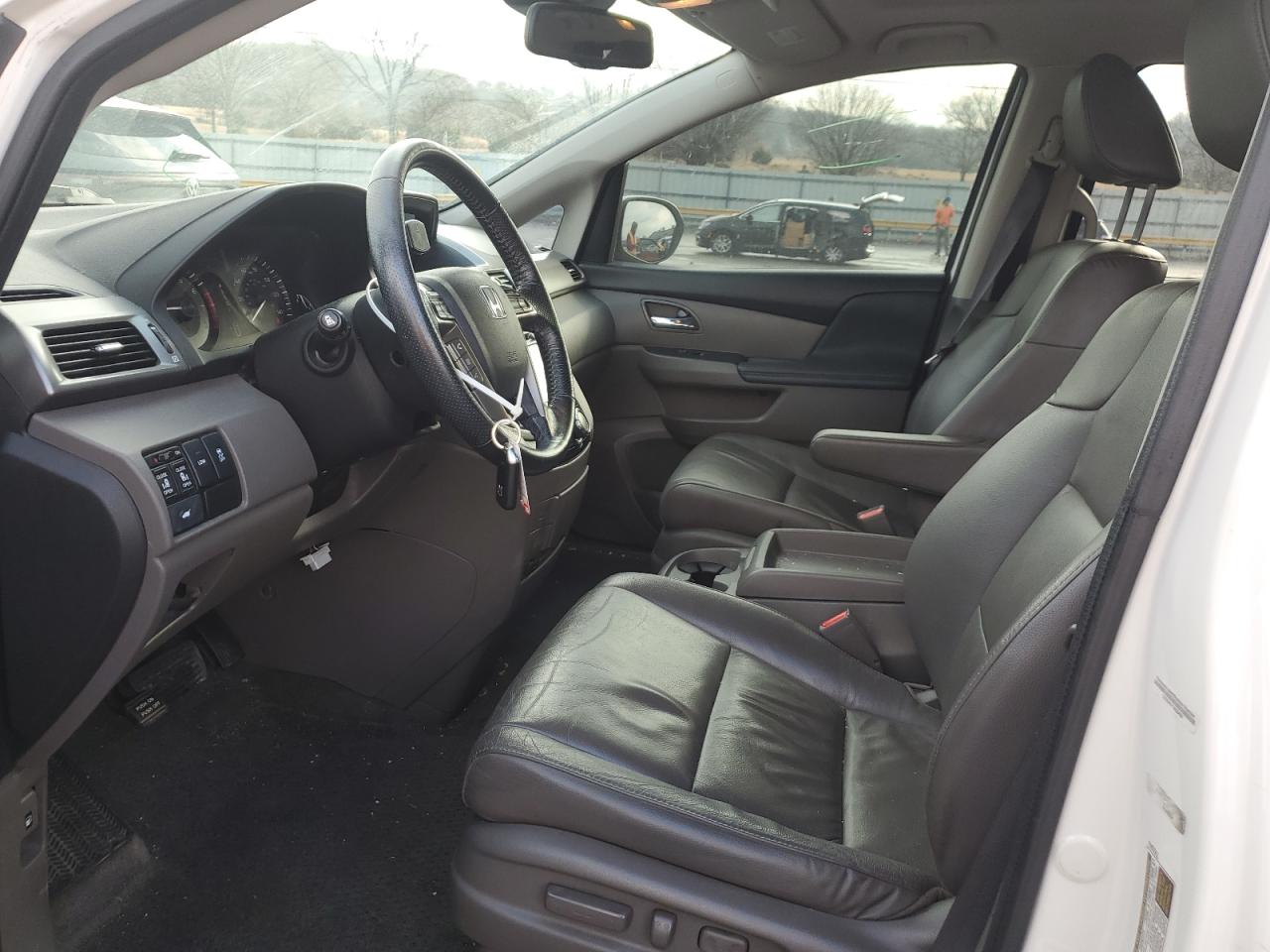 2016 Honda Odyssey VIN 5FNRL5H61GB076679 Copart auction photo, all over damage thumbnail 8