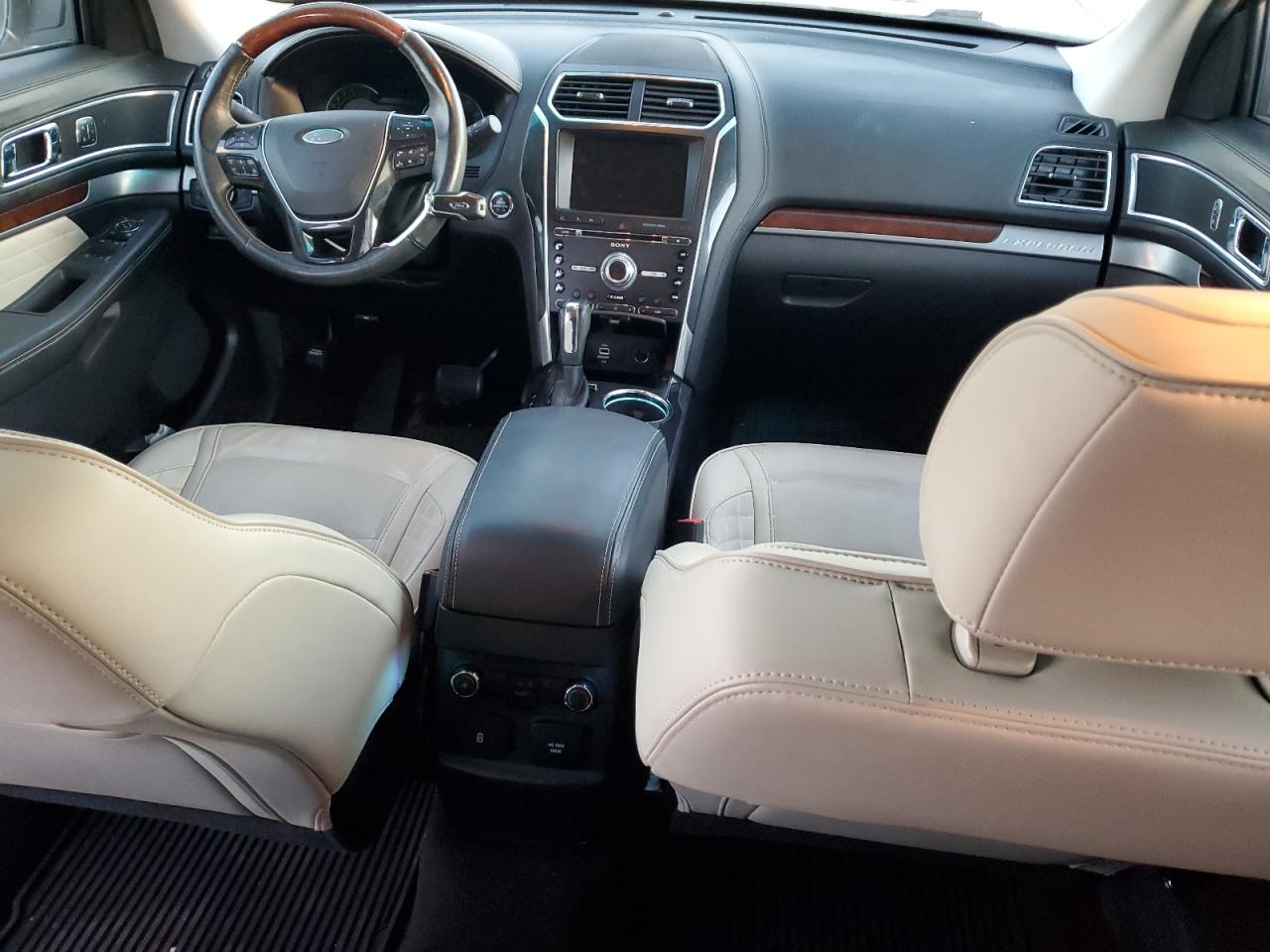 2016 Ford Explorer VIN 1FM5K8HT2GGC32755 Copart auction photo, front end damage thumbnail 8