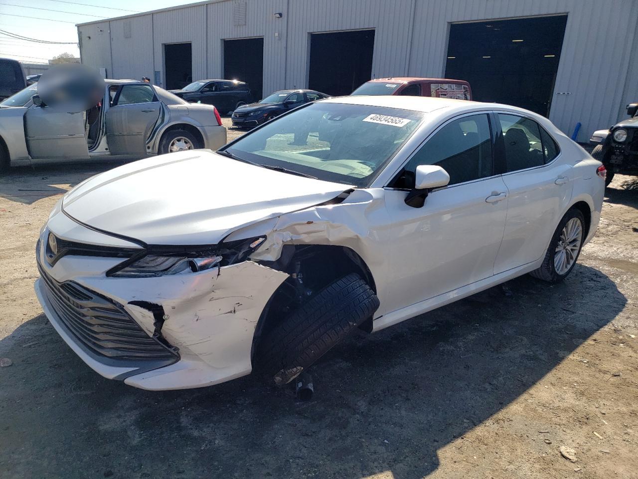 2018 Toyota Camry VIN 4T1B11HK4JU069054