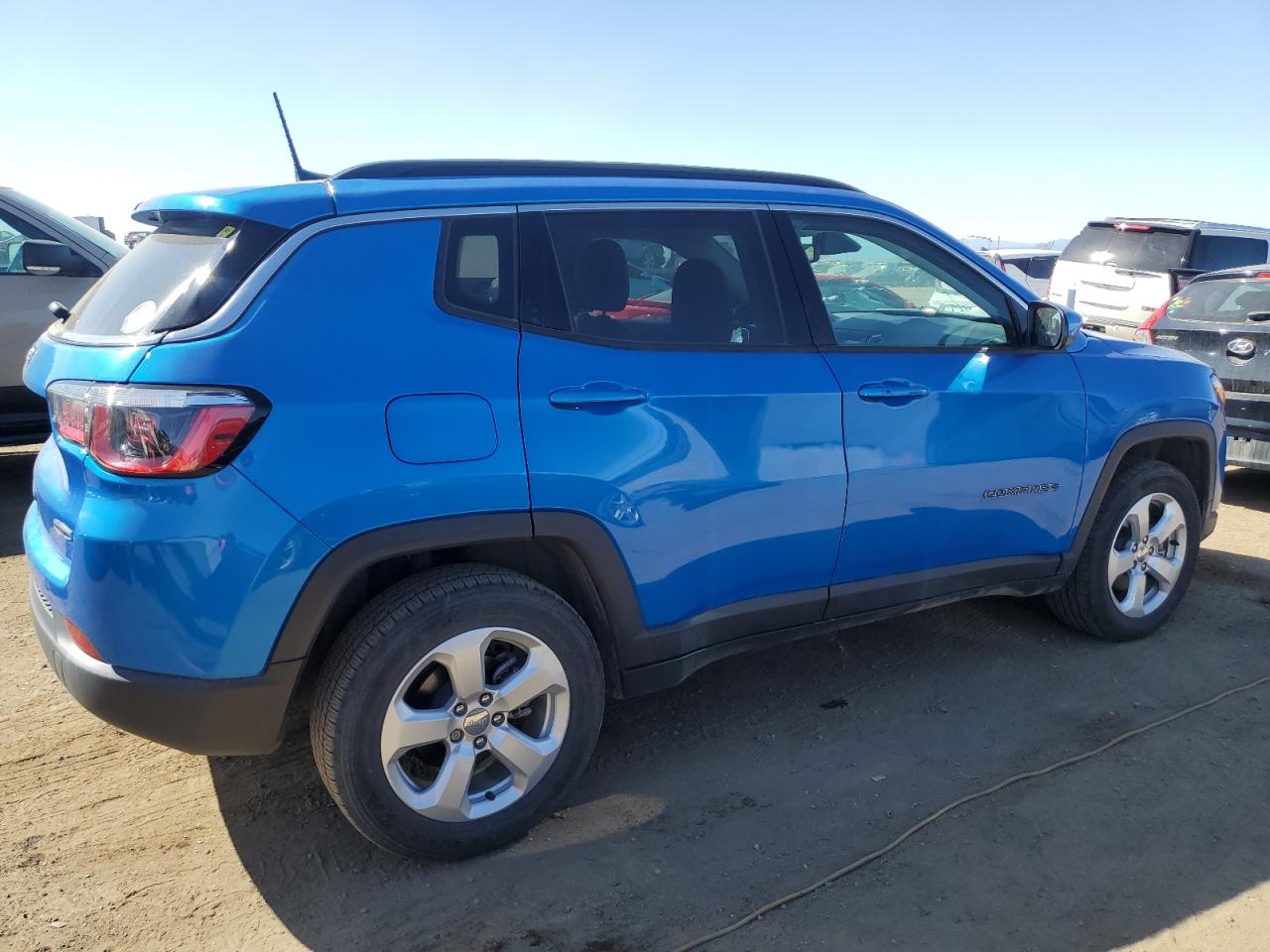2019 Jeep Compass VIN 3C4NJDBBXKT806569 Copart auction photo, hail damage thumbnail 3