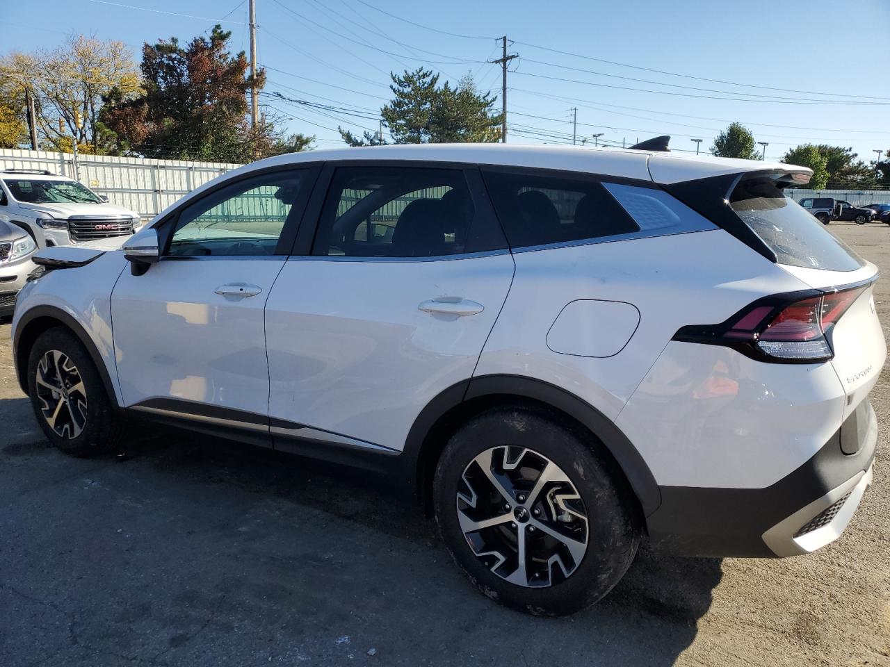 2023 KIA Sportage VIN 5XYK33AF9PG138192 Copart auction photo, front end damage thumbnail 2
