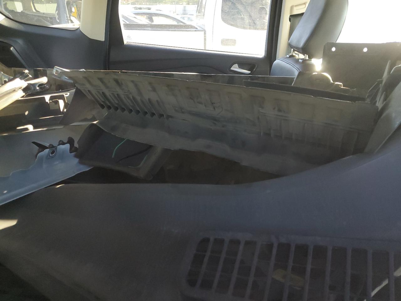 2019 Ford Escape VIN 1FMCU9GD8KUB06086 Copart auction photo, front end damage thumbnail 10