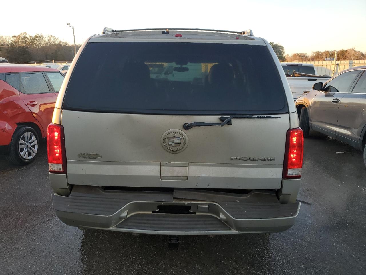 2004 Cadillac Escalade VIN 1GYEK63N24R150343 Copart auction photo, front end / rear end damage thumbnail 6